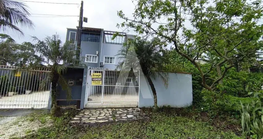 Geminado amplo com piscina no santo antônio com 04 quartos sendo 02 suítes