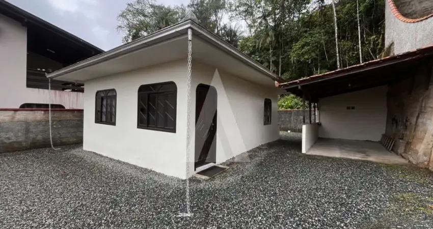 Casa com 1 quarto para alugar na Rua João Dippe, Iririú, Joinville