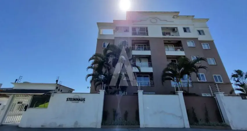 Apartamento com 2 quartos e uma 1 suíte, sacada com churrasqueira e 1 vaga de garagem no bairro glória.