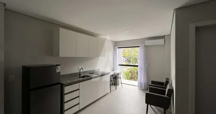 Apartamento studio, mobiliado, 1 dormitório, cozinha e bwc.
