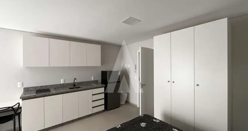 Apartamento studio, mobiliado, 1 dormitório, cozinha e bwc.