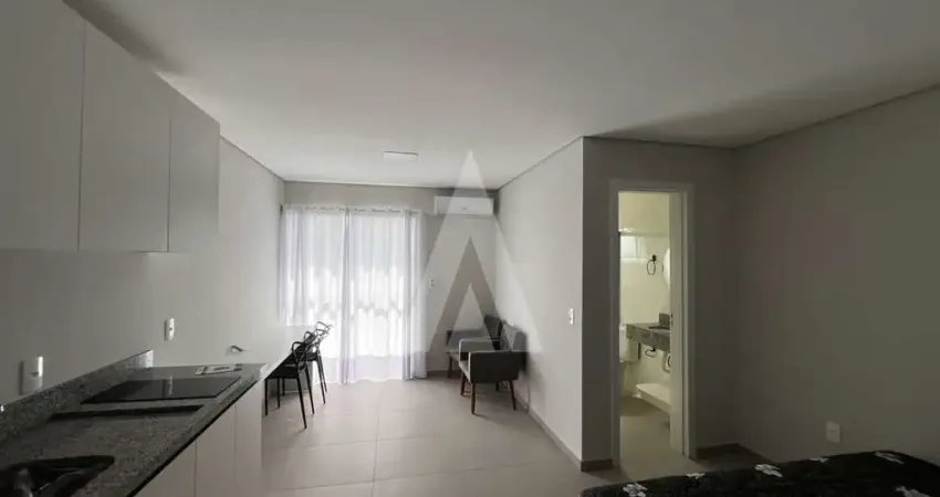 Apartamento studio, mobiliado, 1 dormitório, cozinha e bwc.