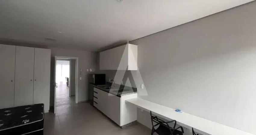 Apartamento studio, mobiliado, 1 dormitório, cozinha e bwc.