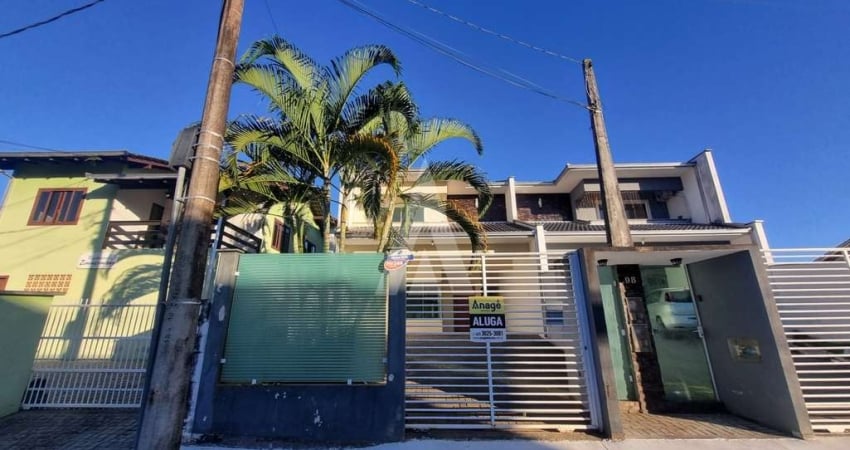 Casa residencial com 3 quartos  para alugar, 139.93 m2 por R$3900.00  - Bom Retiro - Joinville/SC