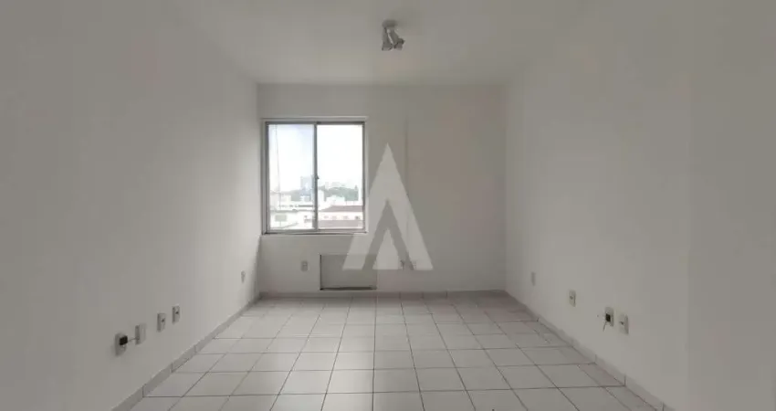 Sala para alugar, 47.44 m2 por R$900.00  - Centro - Joinville/SC