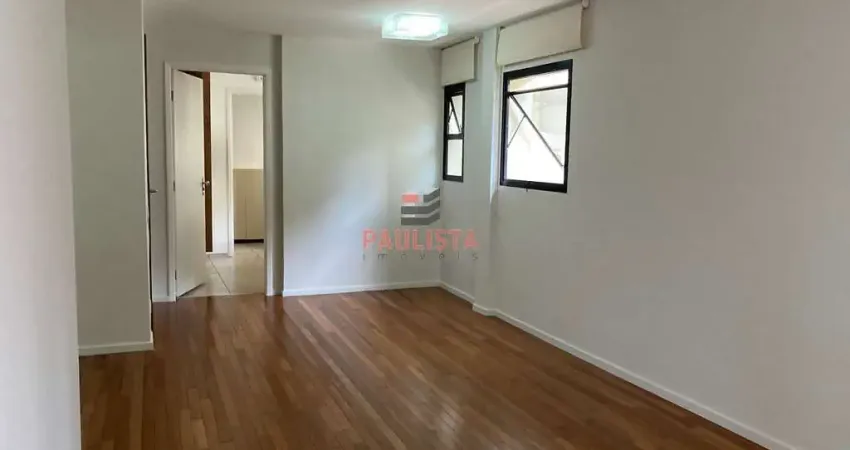 Apto à venda, com 03 dormitórios, 2 vagas fixas independentes, ao lado do metrô vila mariana,na vi