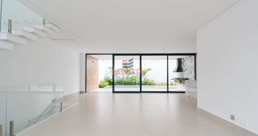 Sobrado residencial em Condomínio Fechado com 331m², 3 suítes, piscina à venda no Planalto Paulista