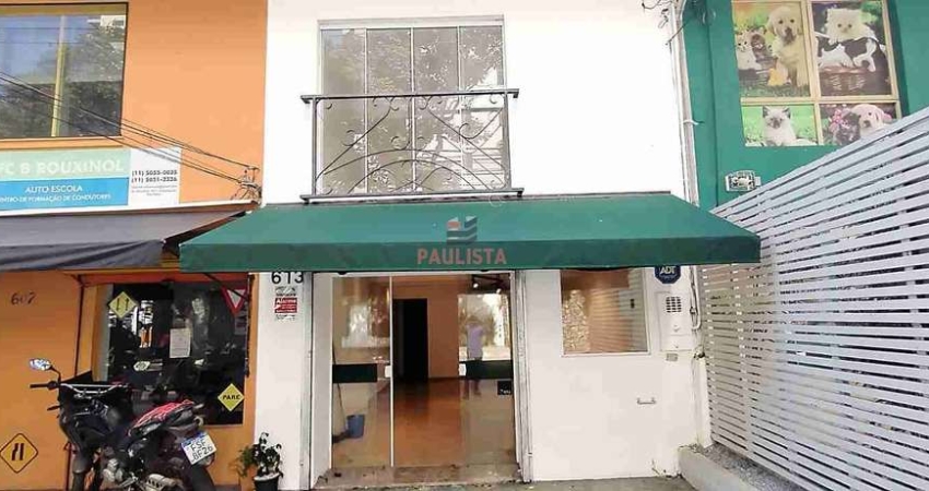 Sobrado Comercial em Moema (Pássaros) com, 1 vaga de garagem.