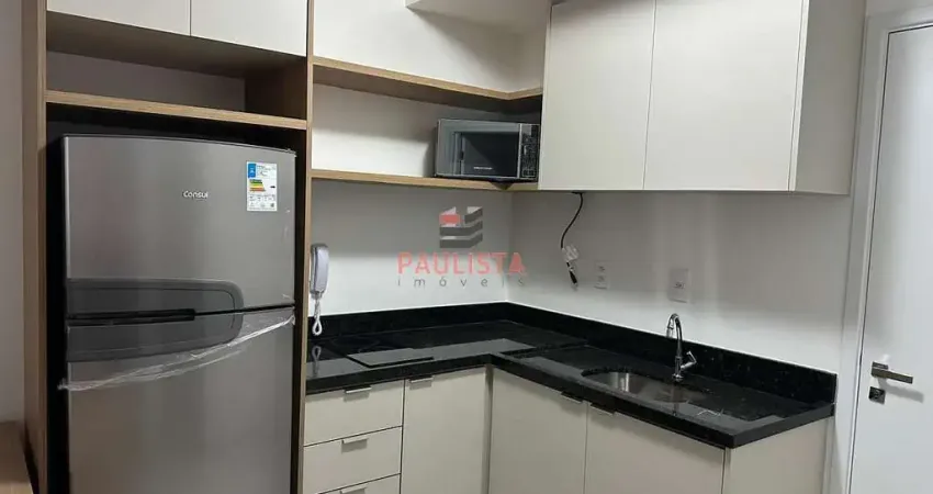 Apartamento disponível para 1°  locação com 1 dormitório e varanda, semi mobiliado, prédio novo e m