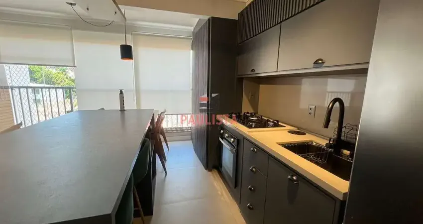 Apartamento para locação com 2 dormitórios, sendo 1 suíte, 2 vagas de garagem, totalmente mobiliado