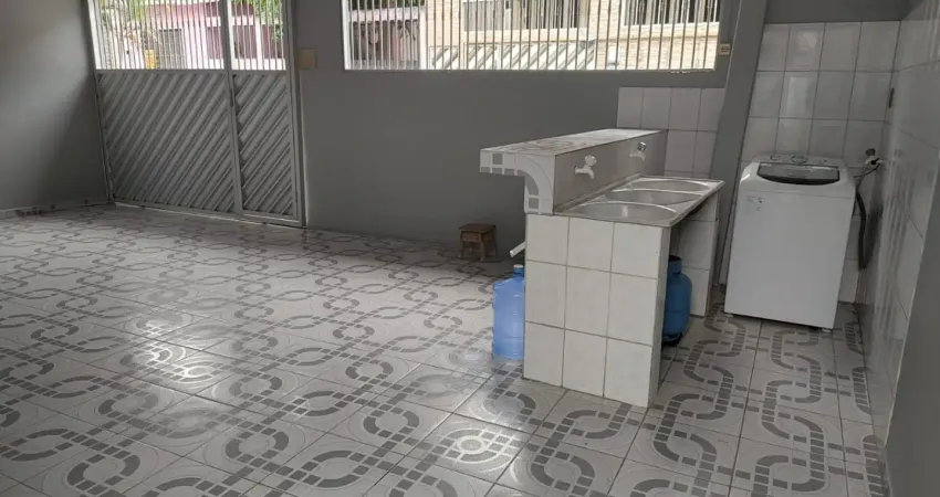 Casa com dois quartos dois banheiros cozinha e sala integrada 100 mobiliada