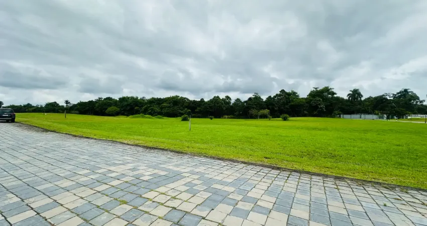 Terreno à venda no bairro Pirabeiraba em Joinville-SC por R$548.000,00.