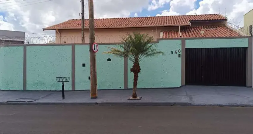 Casa com 3 dormitórios à venda, 127 m² por R$ 380.000,00 - Jardim Universitário - Barretos/SP