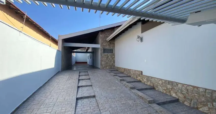 Casa com 3 dormitórios para alugar por R$ 2.558,65/mês - Centro - Barretos/SP
