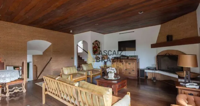 Casa com 4 dormitórios à venda, 480 m² por R$ 2.100.000,00 - Capivari - Campos do Jordão/SP