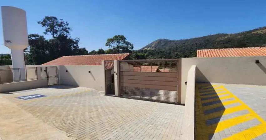 Casa em Condomínio para Locação em Atibaia, Ribeirão dos Porcos, 2 dormitórios, 2 suítes, 2 banheiros, 2 vagas