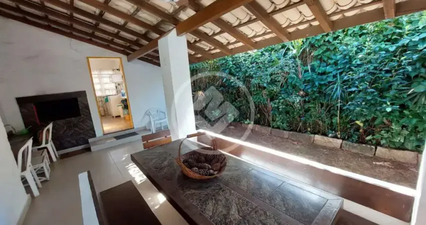 Casa em condomínio Fechado a uma quadra do mar. codigo: 90147