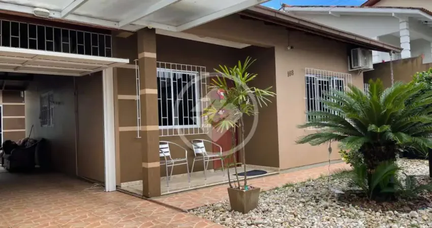 Casa localizado em Forquilhas codigo: 99983