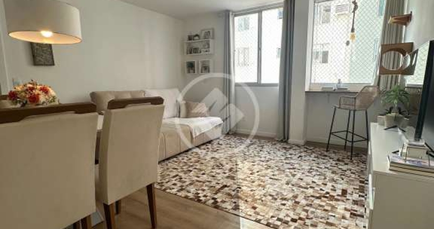 Apartamento 3 dormitórios sendo 1 suíte com closet no Centro de Florianópolis codigo: 116861