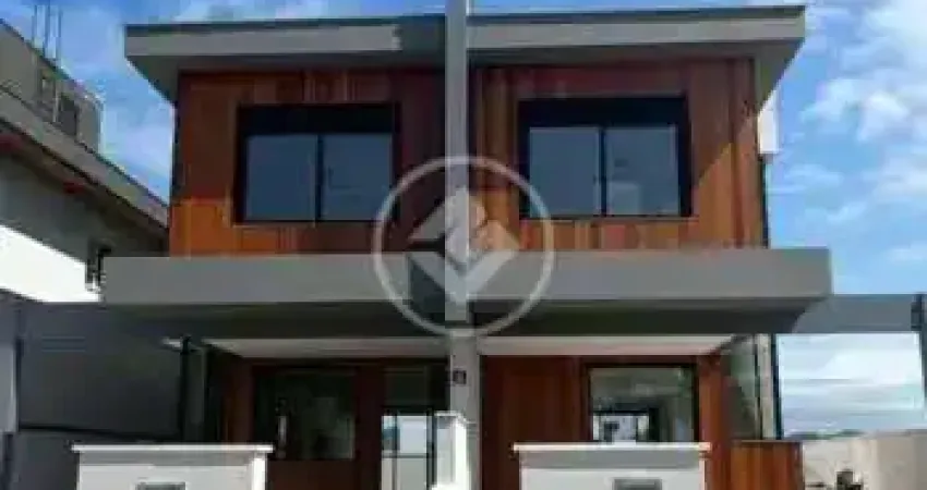 Sobrado Geminado - Casa 2 com 3 suítes localizado a 200 metros da praia do Campeche codigo: 121637