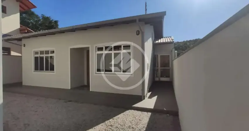 CASA À VENDA EM SANTO AMARO DA IMPERATRIZ codigo: 124979