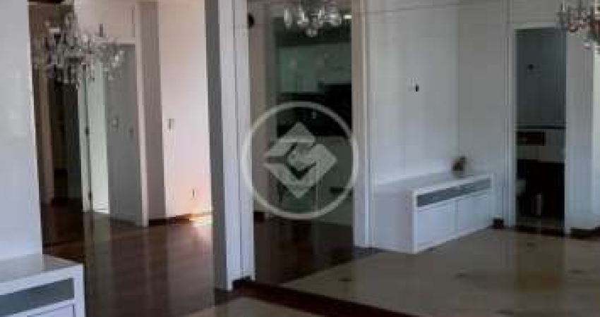Exclusivo um Apartamento por andar 3 quartos sendo 1 suíte, dependência de empregada e 2 vagas de garagem codigo: 126726
