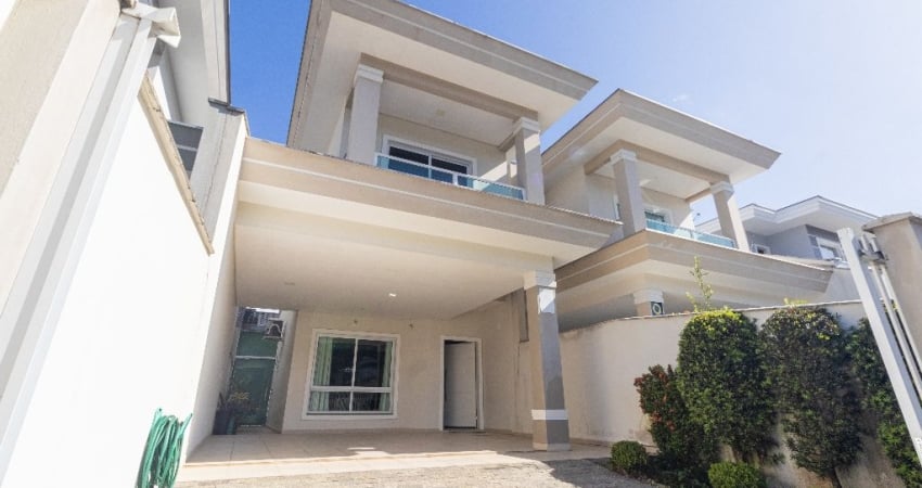 Casa com 3 quartos à venda na Rua Olaria, Floresta, Joinville