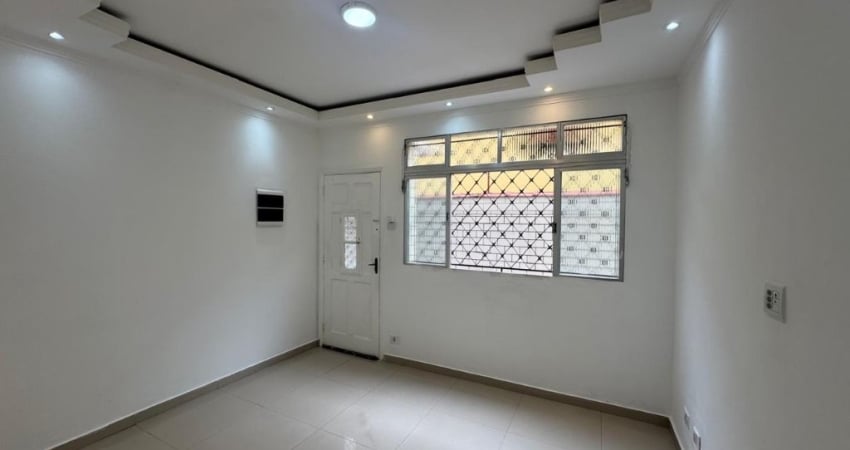Apartamento  2 domrs., térreo (sem garagem),  3 quadras da praia.