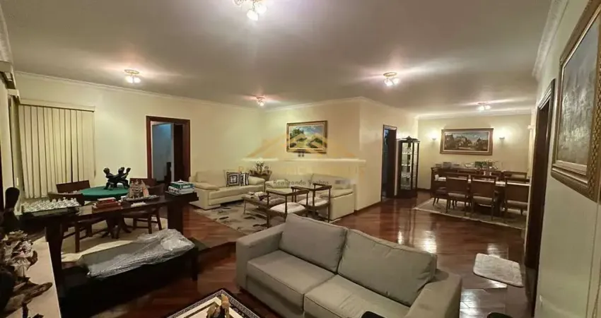 Casa com 4 quartos à venda em Interlagos, São Paulo