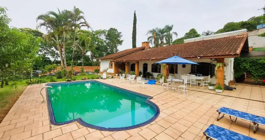 Casa em condomínio/ Cotia -SP  3 dormitórios - 1 suíte - 10 vagas