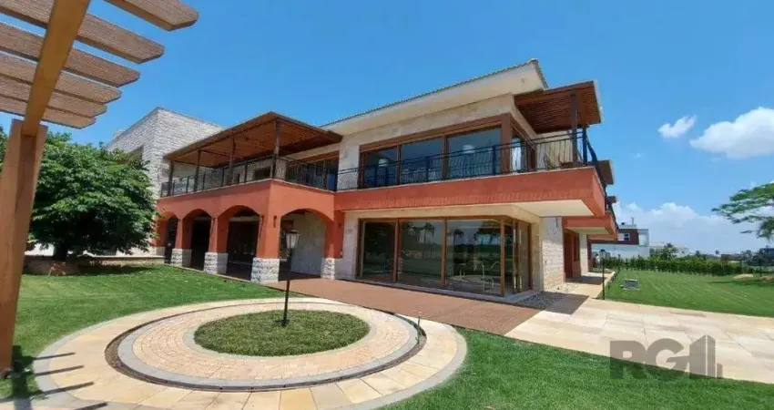 Casa para comprar com 2100 m° de área Construída no Condomínio Ponta da Figueira
