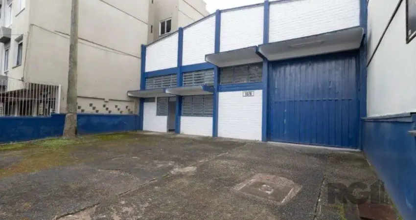 Depósito com 330 m² de área construída em terreno de 13,20x36 com 120m² de estac