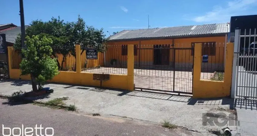 Vende casa com 84m² ,  2 dormitórios, terreno com 300m²