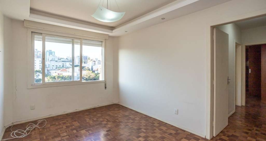 Apartamento no Petrópolis de 2 dormitórios dependência e vaga desocupado