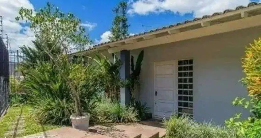 Casa para locação de 234m2, 3 vagas por R$ 15.000,00,00 - Bairro Três Figueiras