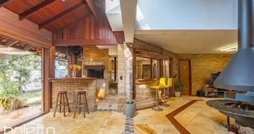 Casa para locação de 269m2, 4 quartos, r$ 15.000,00 na chácara das pedras.