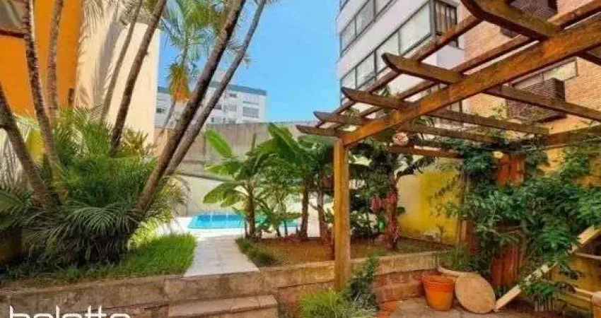 Casa para locação com 3 quartos e 2 vagas, R$ 11.000,00 no Bairro Auxiliadora.