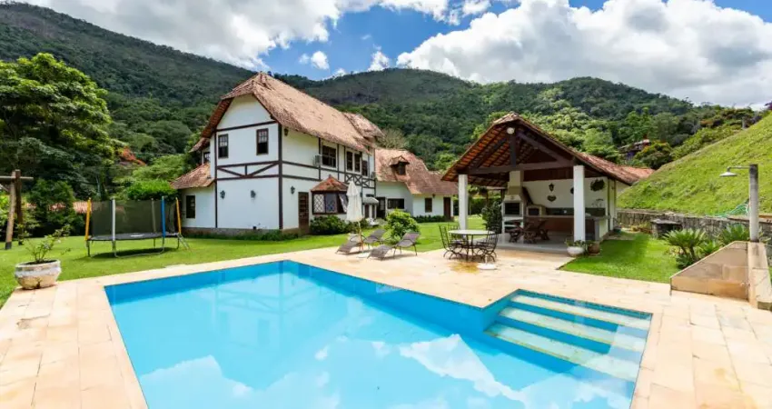 Casa com 7 quartos em condomínio em pedro do rio, petrópolis.