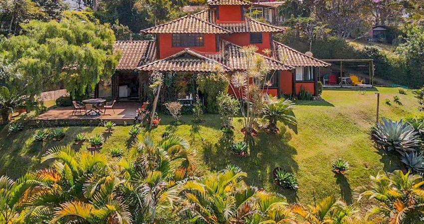 Casa com 4 quartos em condomínio em Araras, Petrópolis.