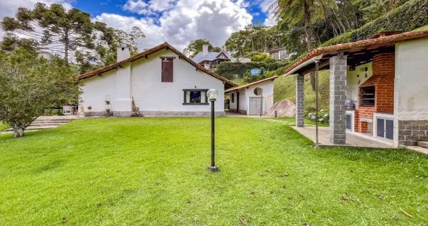 Casa 3 quartos no condomínio Roseiral, Teresópolis.