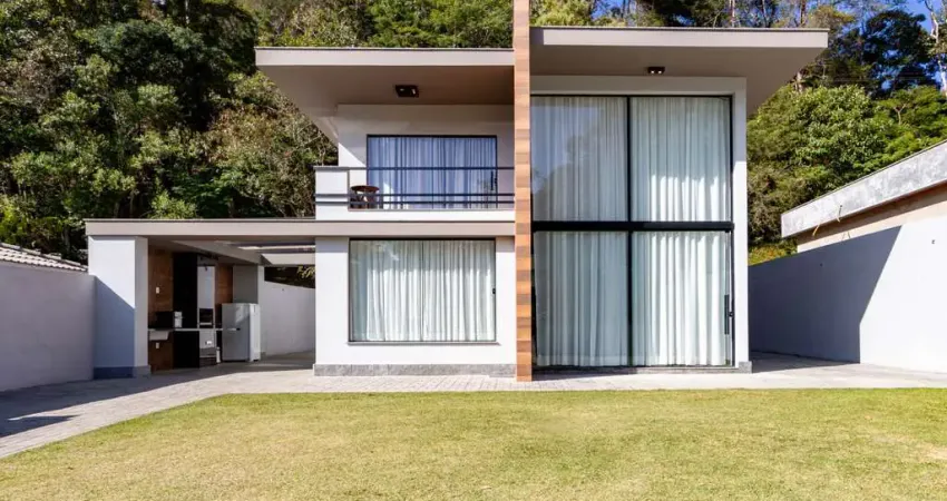 Casa com 3 quartos a venda no bairro quebra frascos, teresópolis
