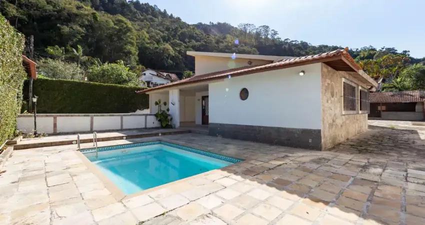 Casa com 3 quartos à venda na Rua Coronel Sílvio Lisboa da Cunha, 35, Taumaturgo, Teresópolis