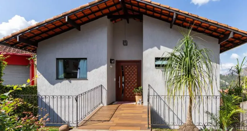 Casa com 3 quartos à venda na Rua Yamato, 352, Agriões, Teresópolis