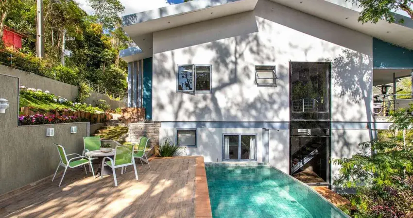 Casa em condomínio fechado com 5 quartos à venda na Rua Neuza Goulart Brizola, 2225, Itaipava, Petrópolis