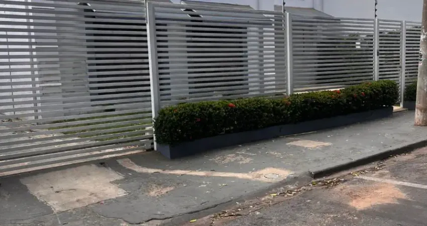 Casa comercial com 7 salas para alugar no Popular, Cuiabá