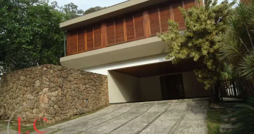 Casa em condomínio fechado à venda, 400m2., 5 Dormitórios sendo 3 Suites.