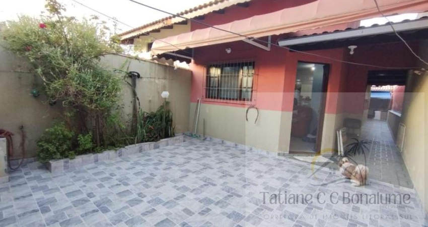 Casa para Venda em Itanhaém, Jd Savoy, 3 dormitórios, 1 suíte, 2 banheiros, 2 vagas