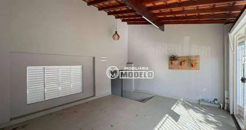 Casa com 4 dormitórios para alugar, 108 m² por R$ 2.300,00/mês - Vila Rezende - Piracicaba/SP