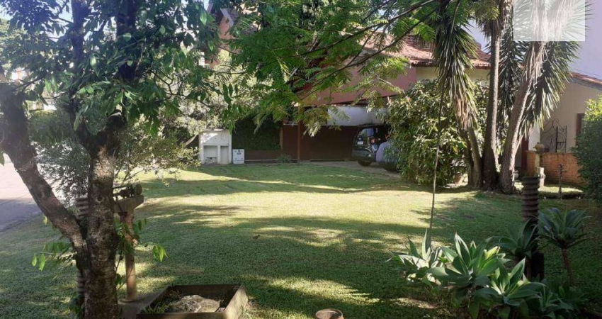 Casa com 4 dormitórios à venda, 400 m² por R$ 2.350.000 - Alphaville - SP
