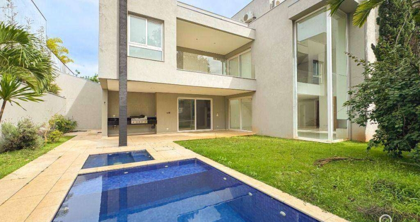 Casa de Luxo com 480m² Construídos em Condomínio Exclusivo